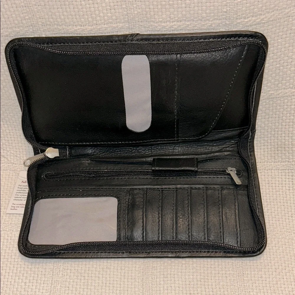 PIEL Sleek Black Leather Wallet